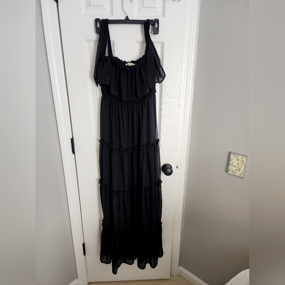 Black Dress Dress - Fashion on Earth. - Picture 2 of 4